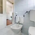 Cozy Con Terrazza A Apartment *