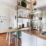 Cozy Con Terrazza A Apartment *