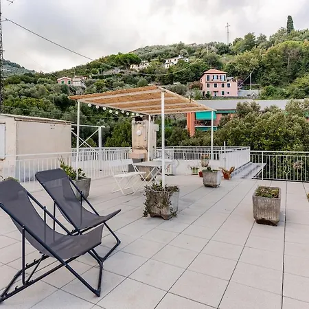Cozy Con Terrazza A Рекко